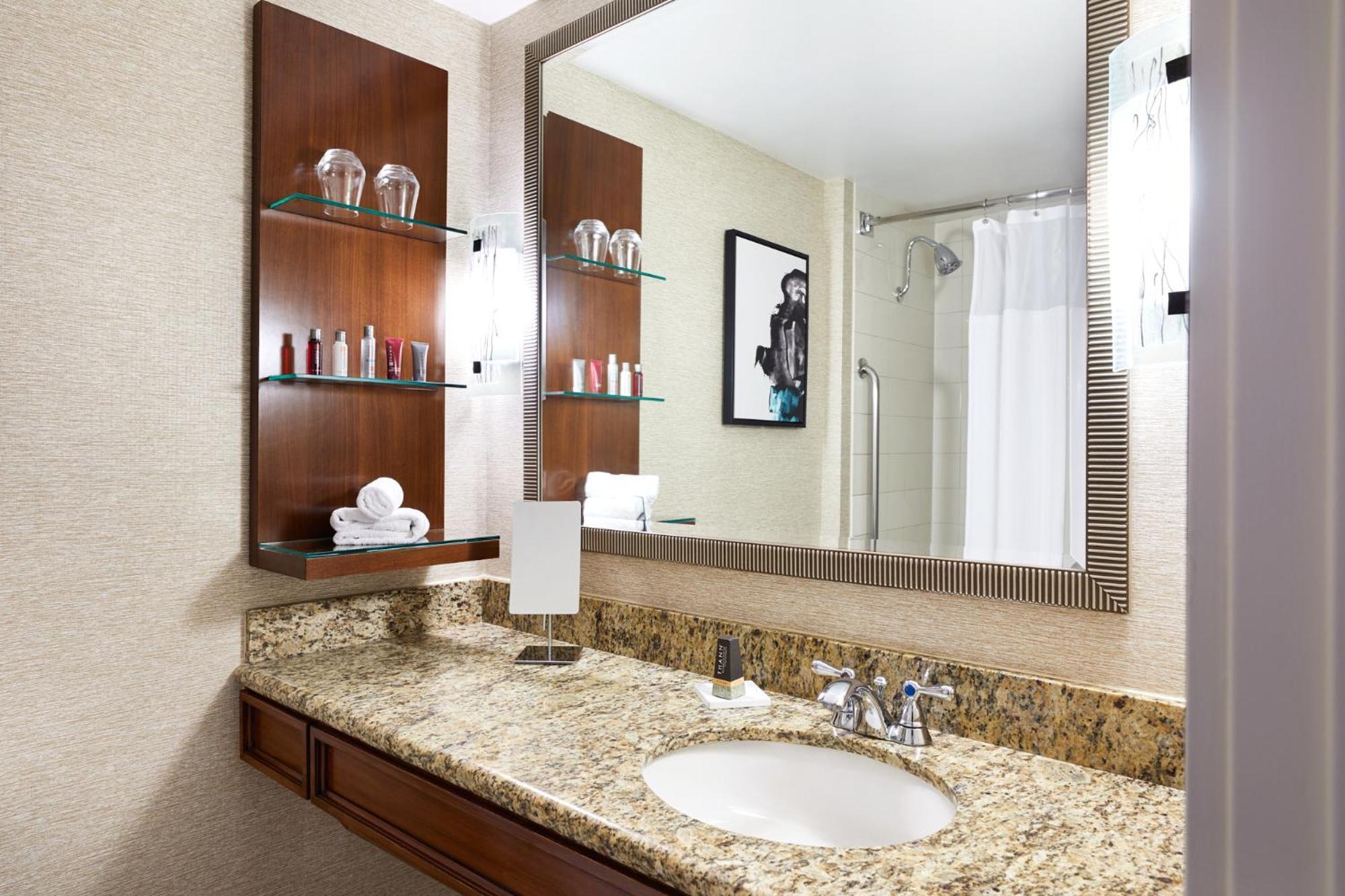 Delta Hotels By Marriott Phoenix Меса Екстериор снимка