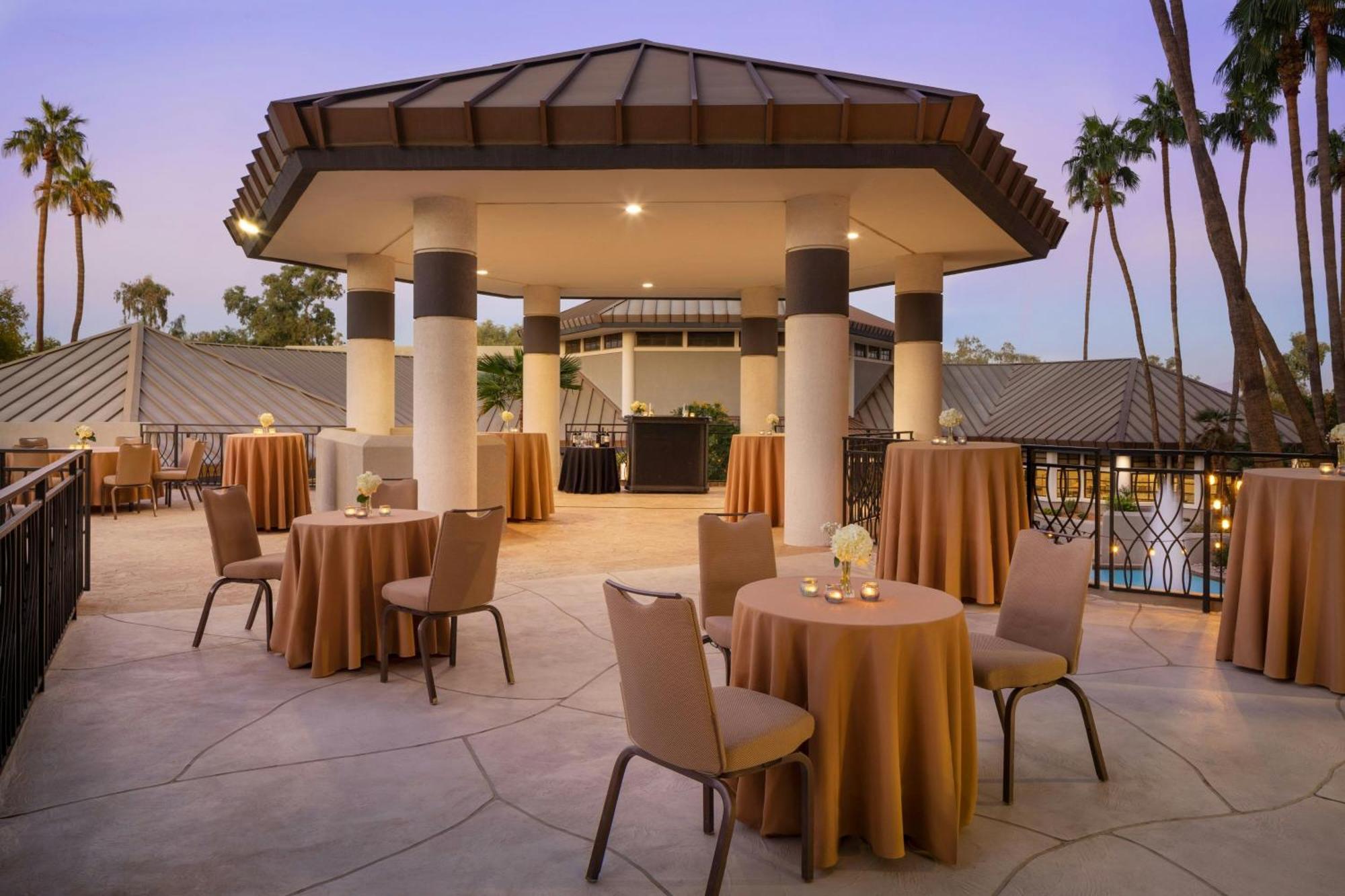 Delta Hotels By Marriott Phoenix Меса Екстериор снимка